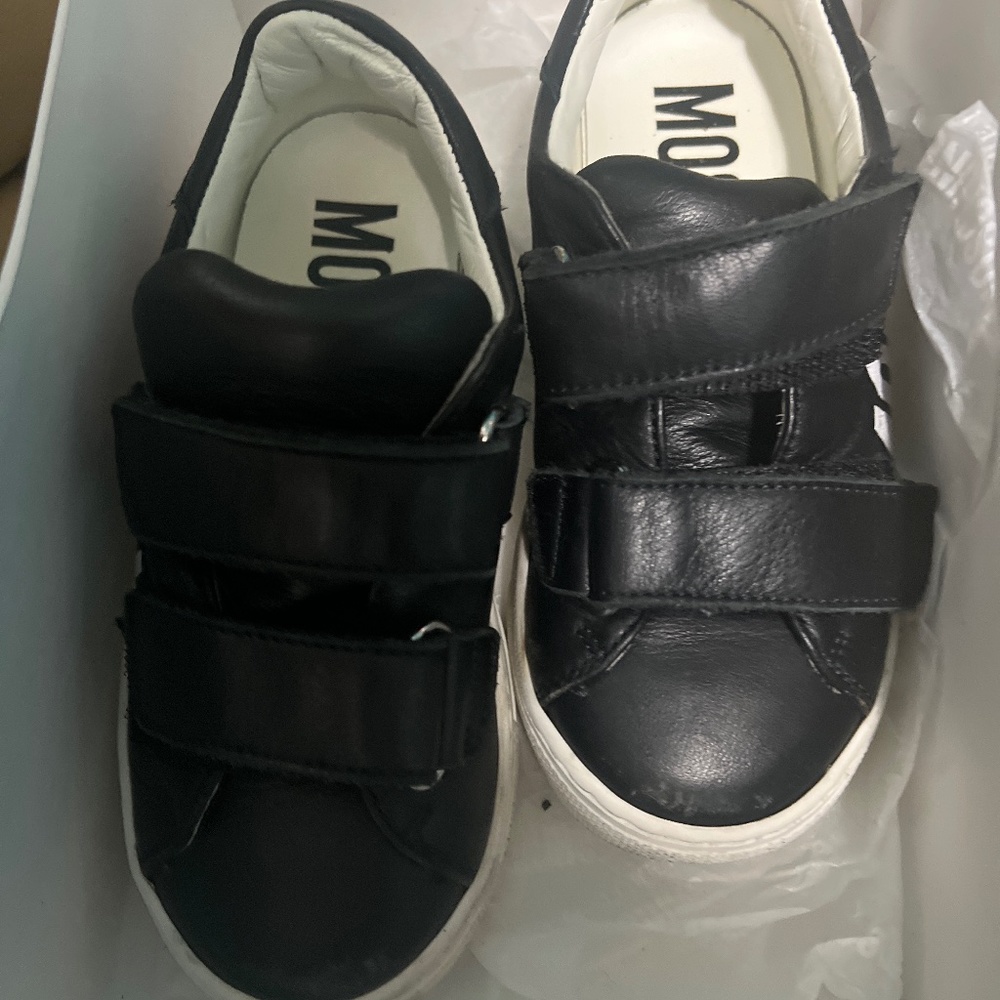Moschino kids sneakers size 28